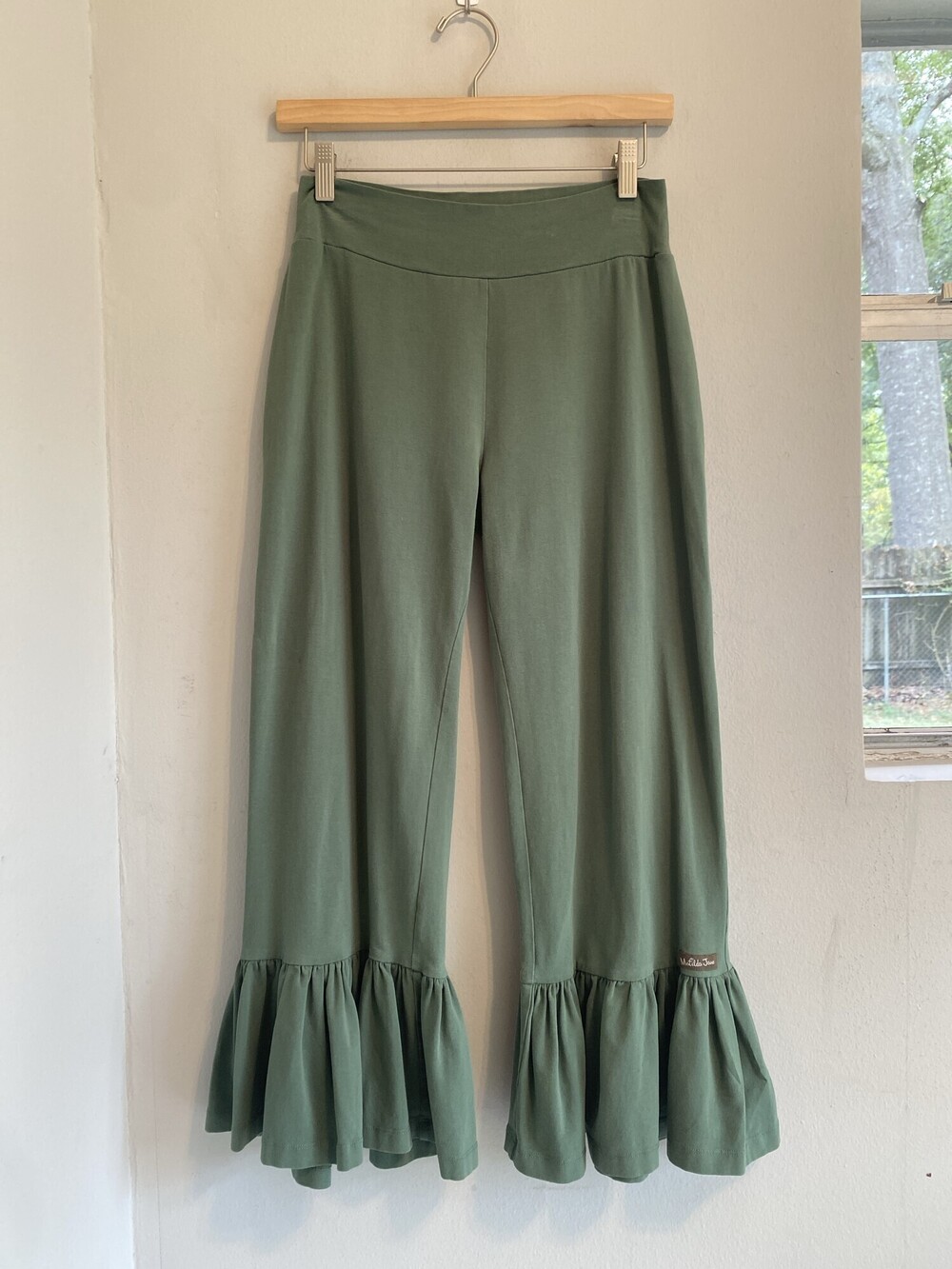 Matilda Jane Green Ruffle Hem Ankle Pants Womens Medium